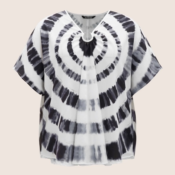 BloomChic Plus Size Tie Dye Metal Detail Batwing Sleeve Blouse - Picture 5 of 7